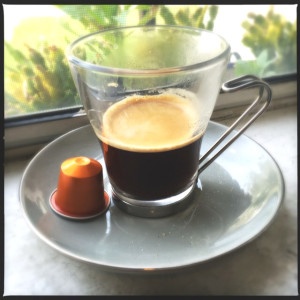 Linzio Lungo Nespresso capsule and cup
