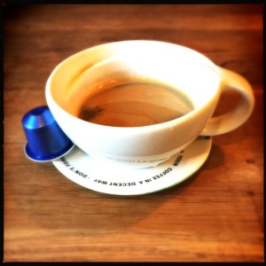 Vivalto Lungo Nespresso capsule and cup